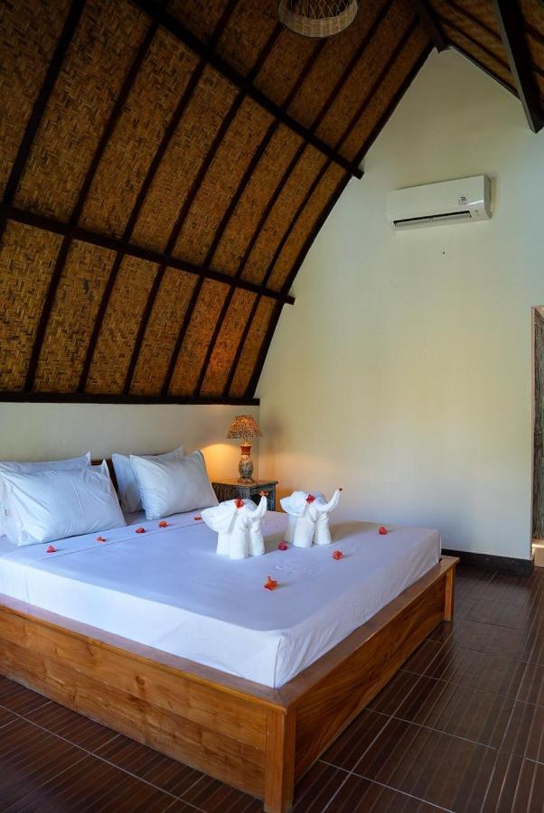 Copacabana Gili Air Hotel Mataram Exterior photo
